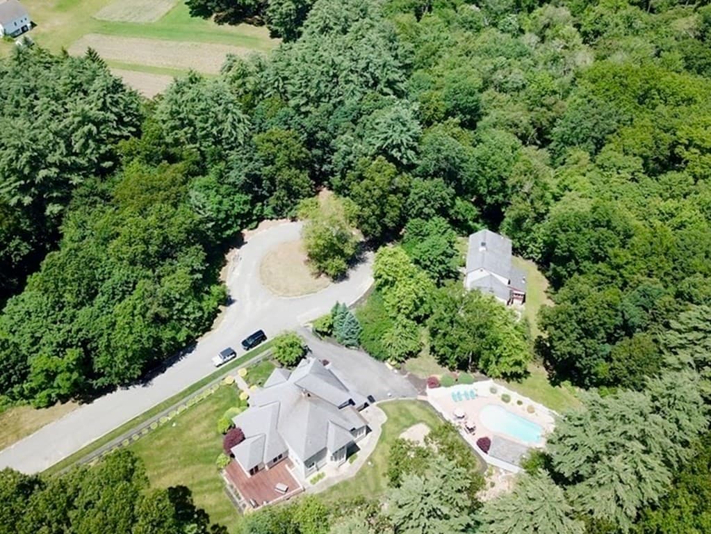 2 Maureen Ln photo 5