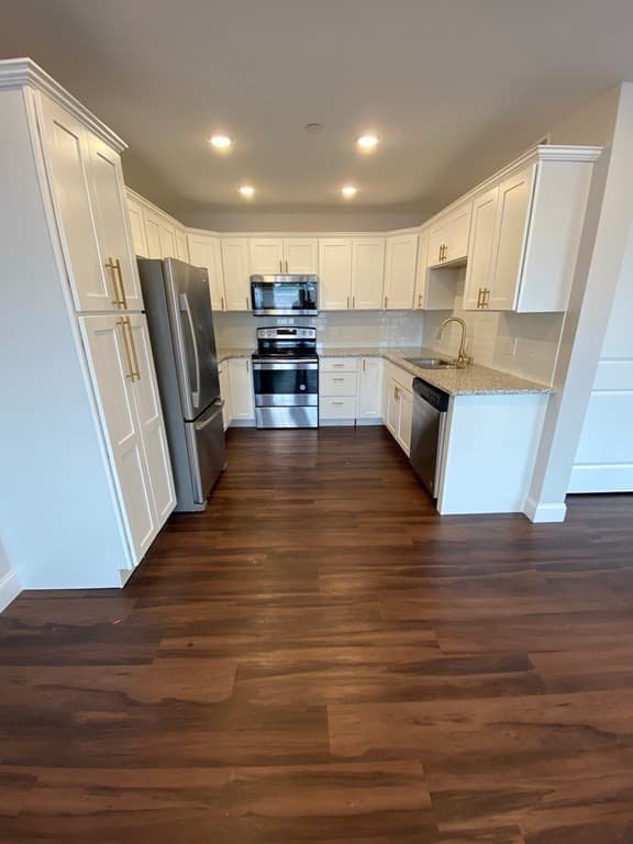 4 Montvale Avenue