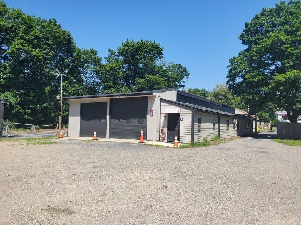 443 Webster St photo 2