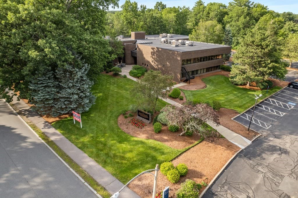 70 Wells Avenue photo 4