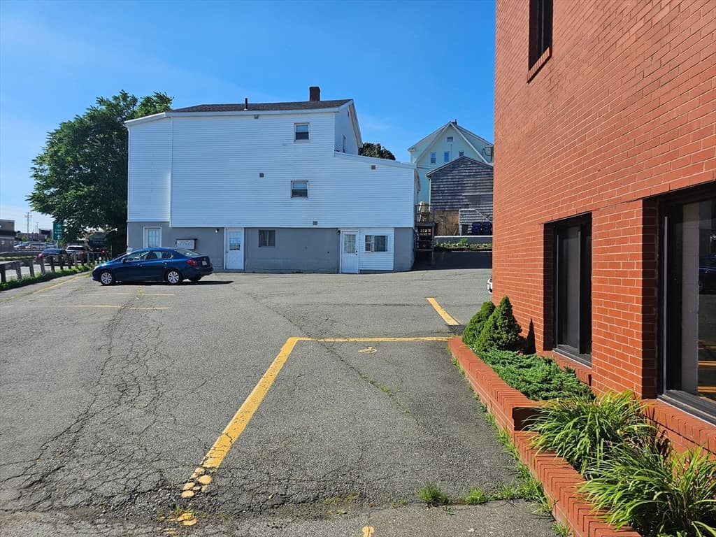 90 American Legion Parkway photo 3