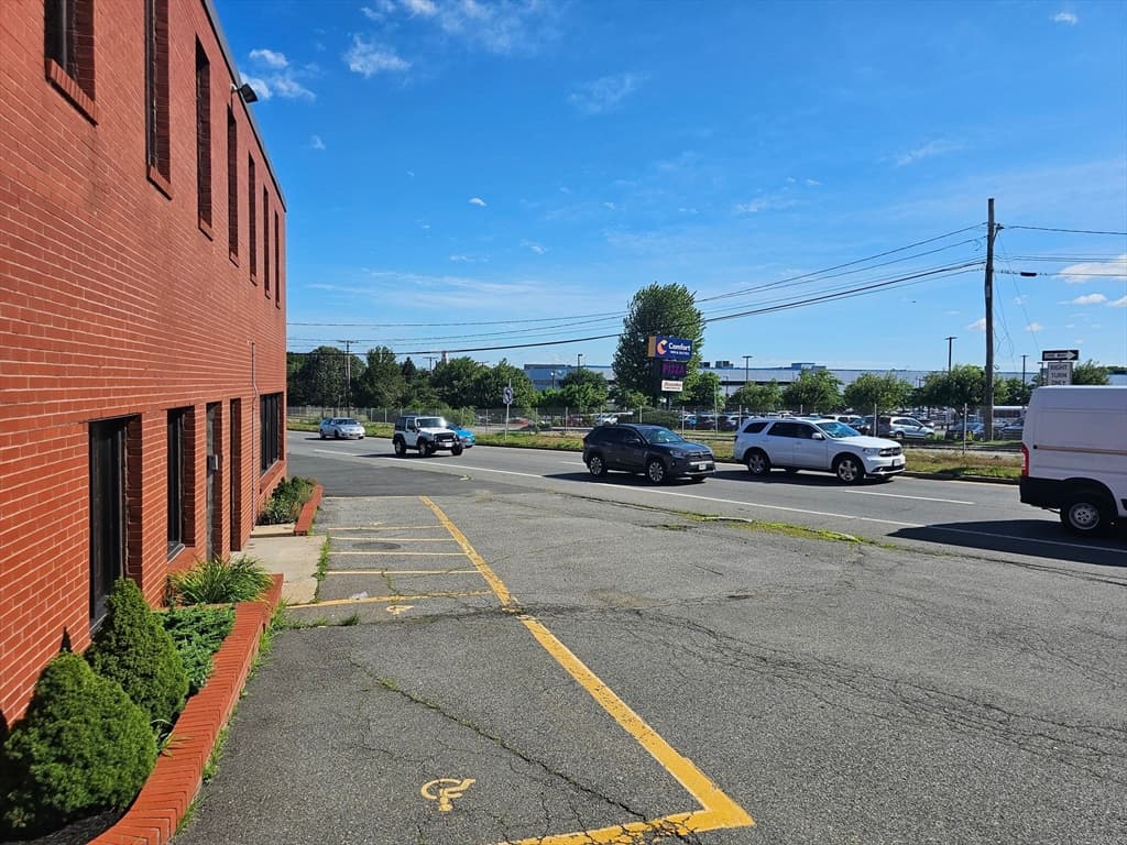 90 American Legion Parkway photo 4