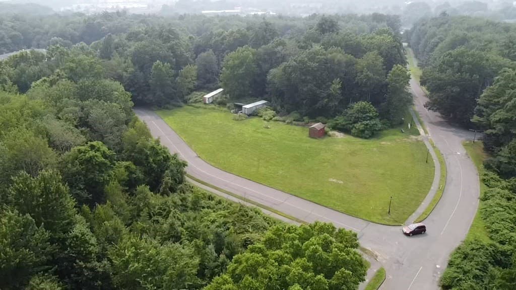 30 Greenleaves Dr photo 5