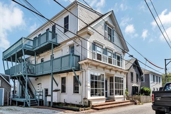 491 Commercial St #3 photo 3