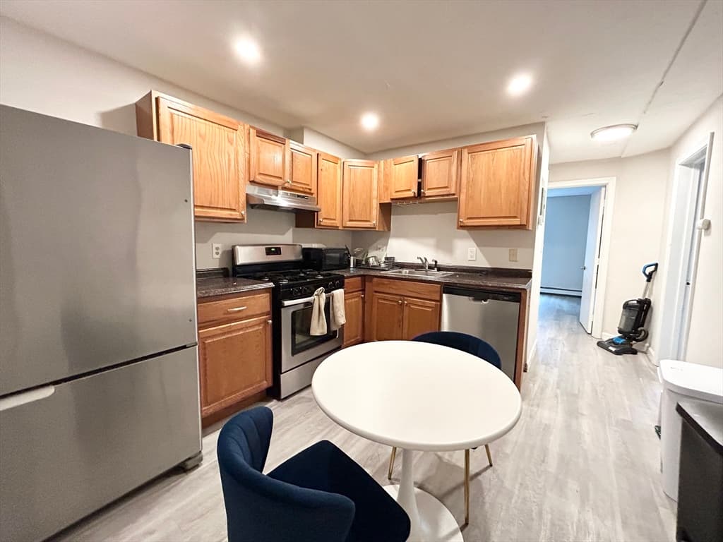 90 Hammond Street #1