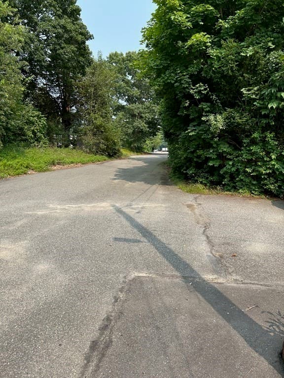 77 Pleasant Street photo 3