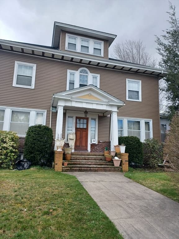480 West Elm Street photo 3