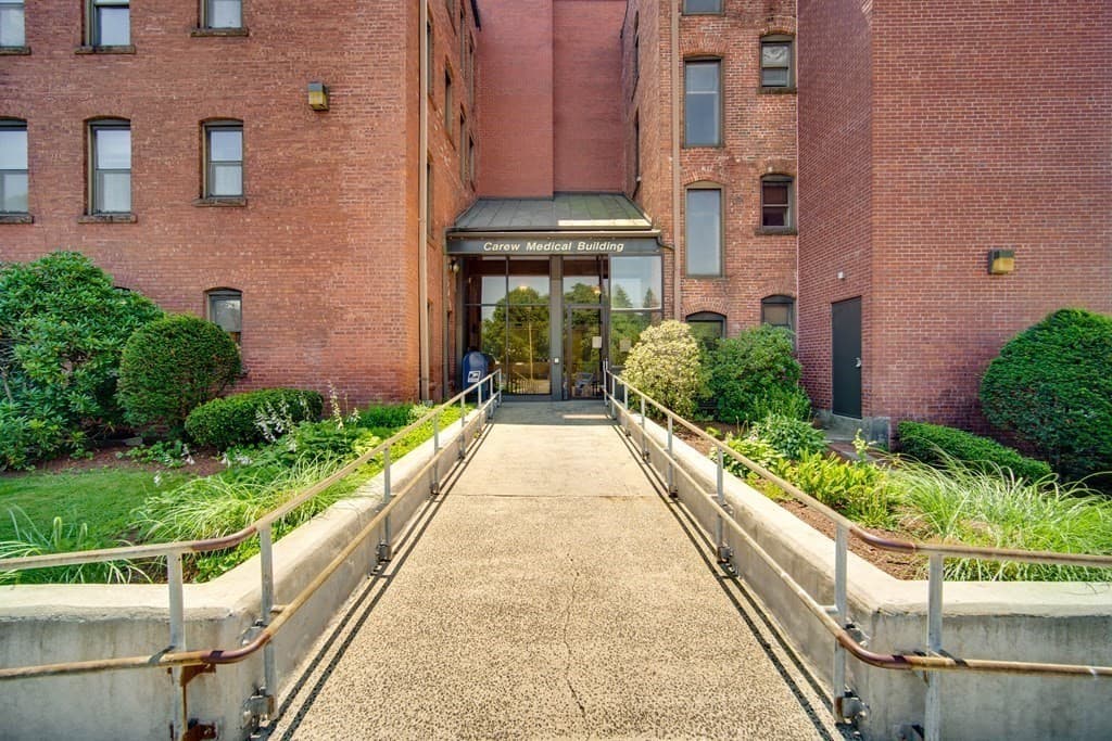 222 Carew St photo 4