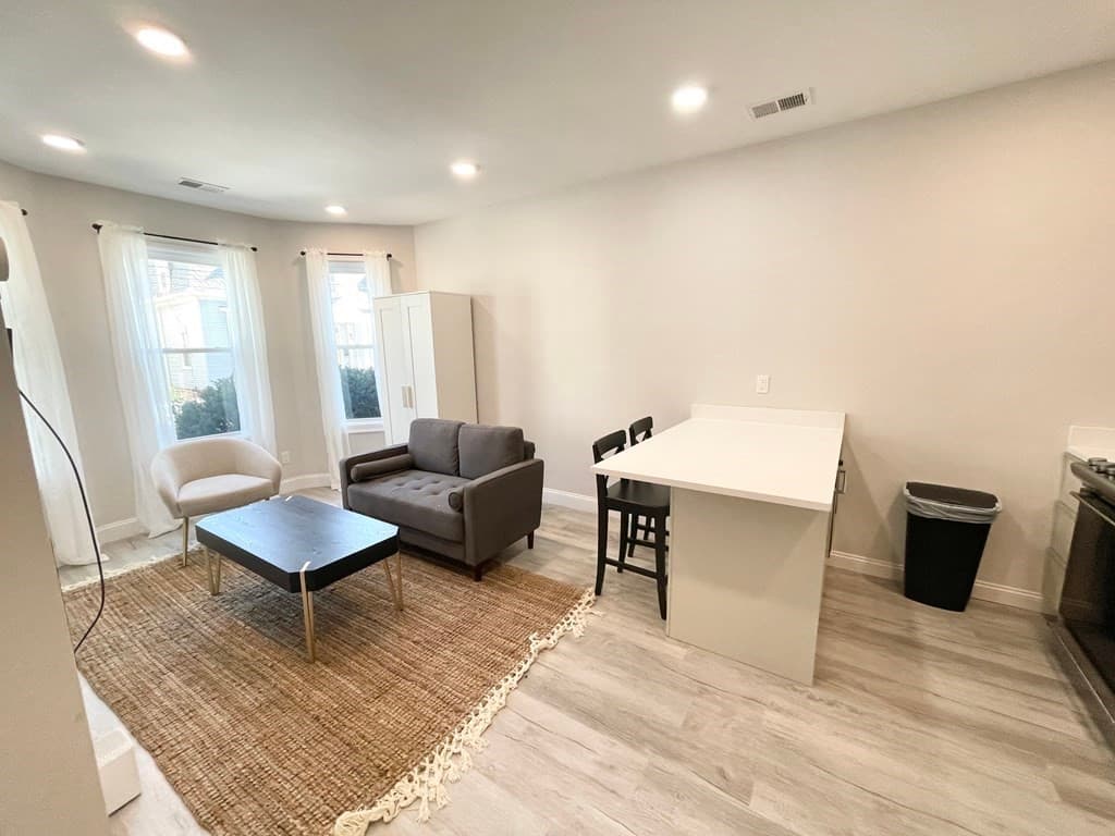 23 Newport St #1 photo 4