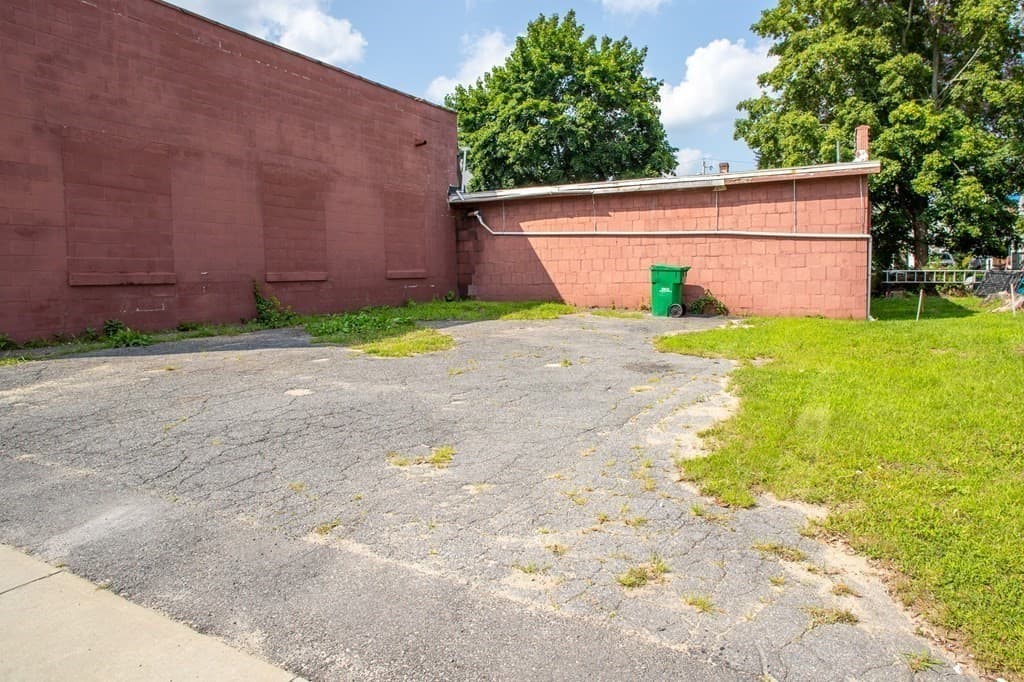 67 Central St photo 4