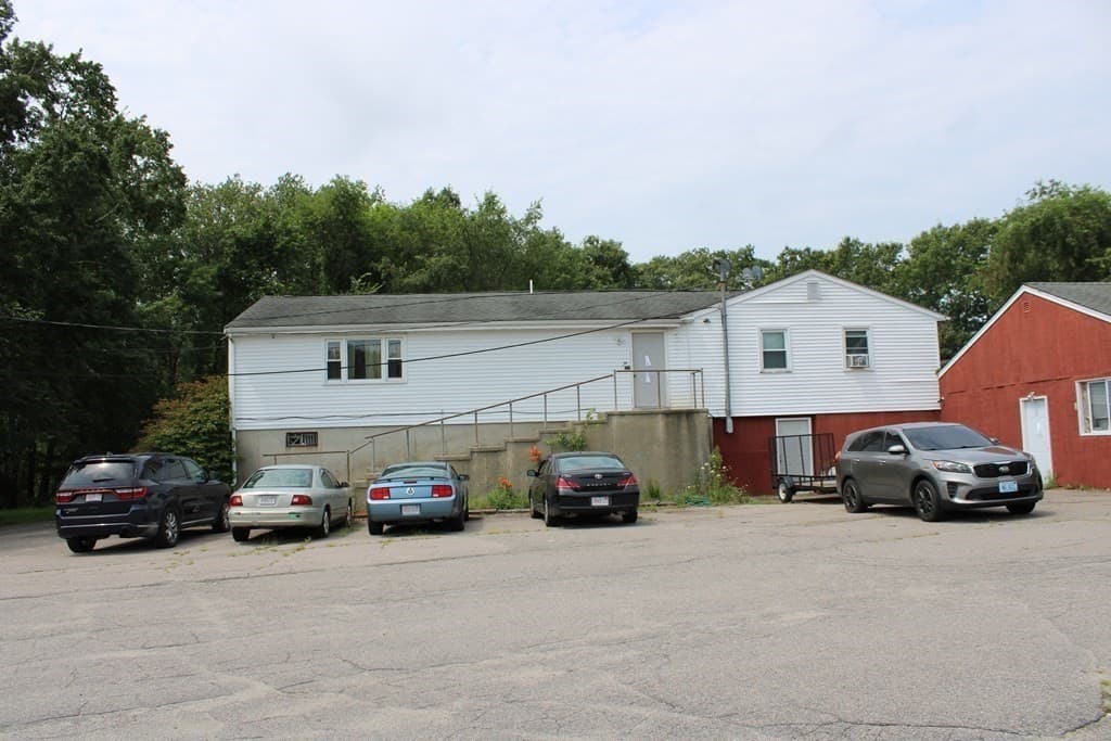 164 Winthrop St photo 5