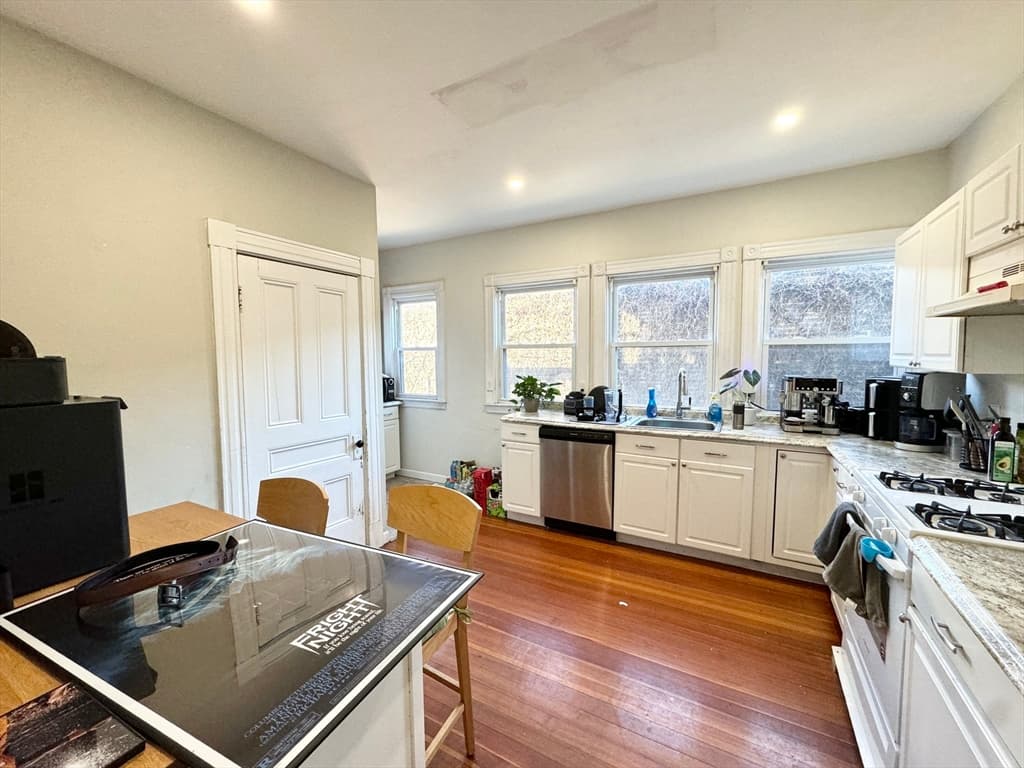 3 Mount Vernon St #1