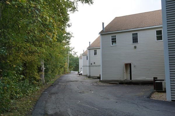31 Schoosett St photo 4