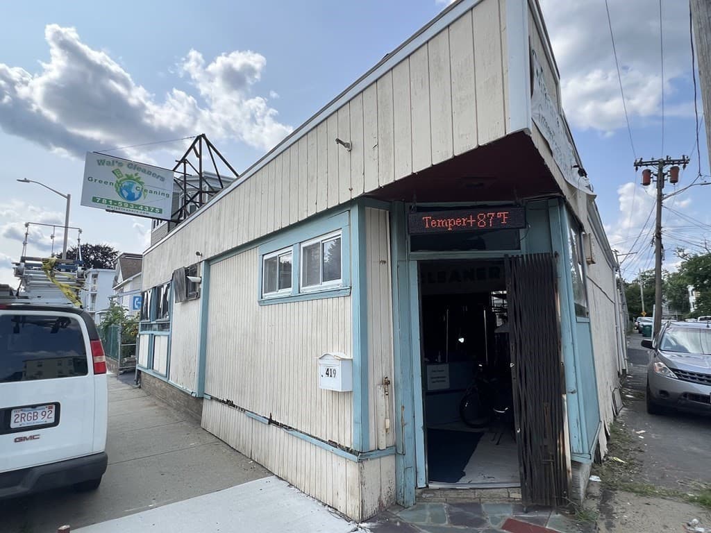415 Summer St photo 4