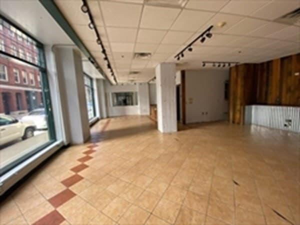 23-33 Middle St #B photo 3