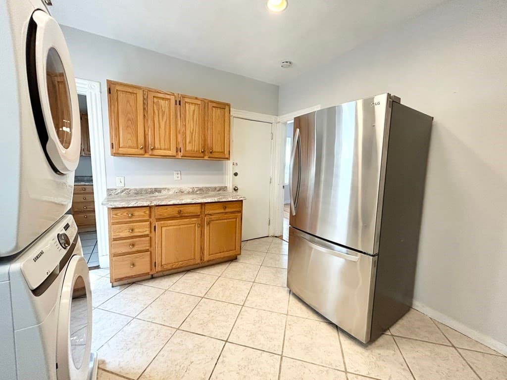 18 Eastman St #2 photo 2