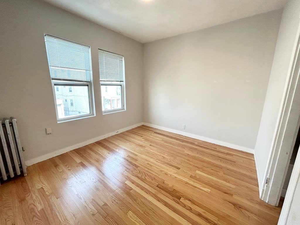 18 Eastman St #2 photo 4