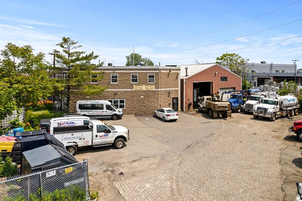 85 Crescent Ave