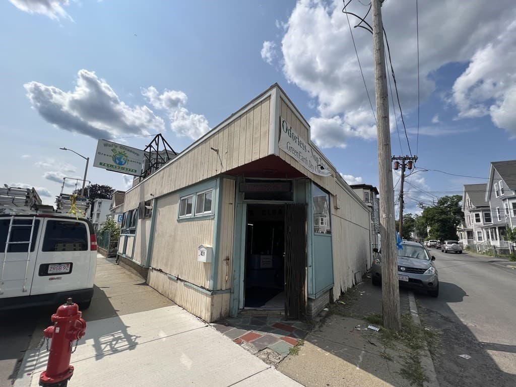 415 Summer St photo 5