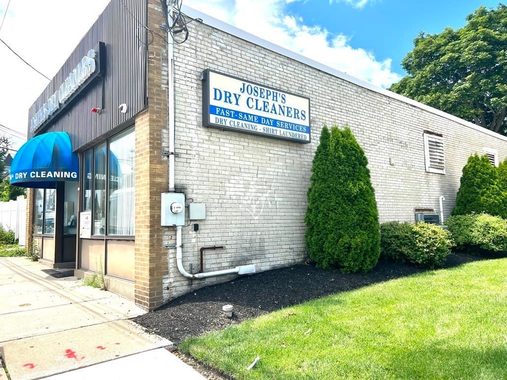 214A Middlesex Ave
