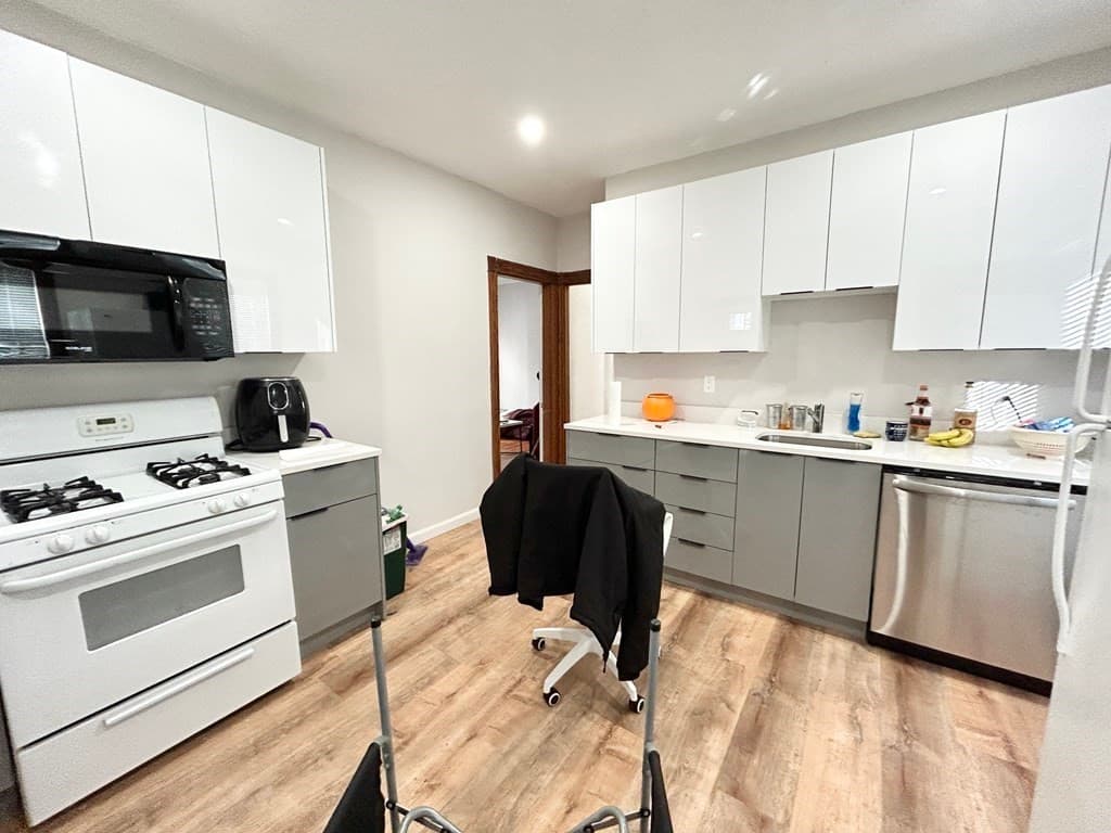 37 Sudan St #2