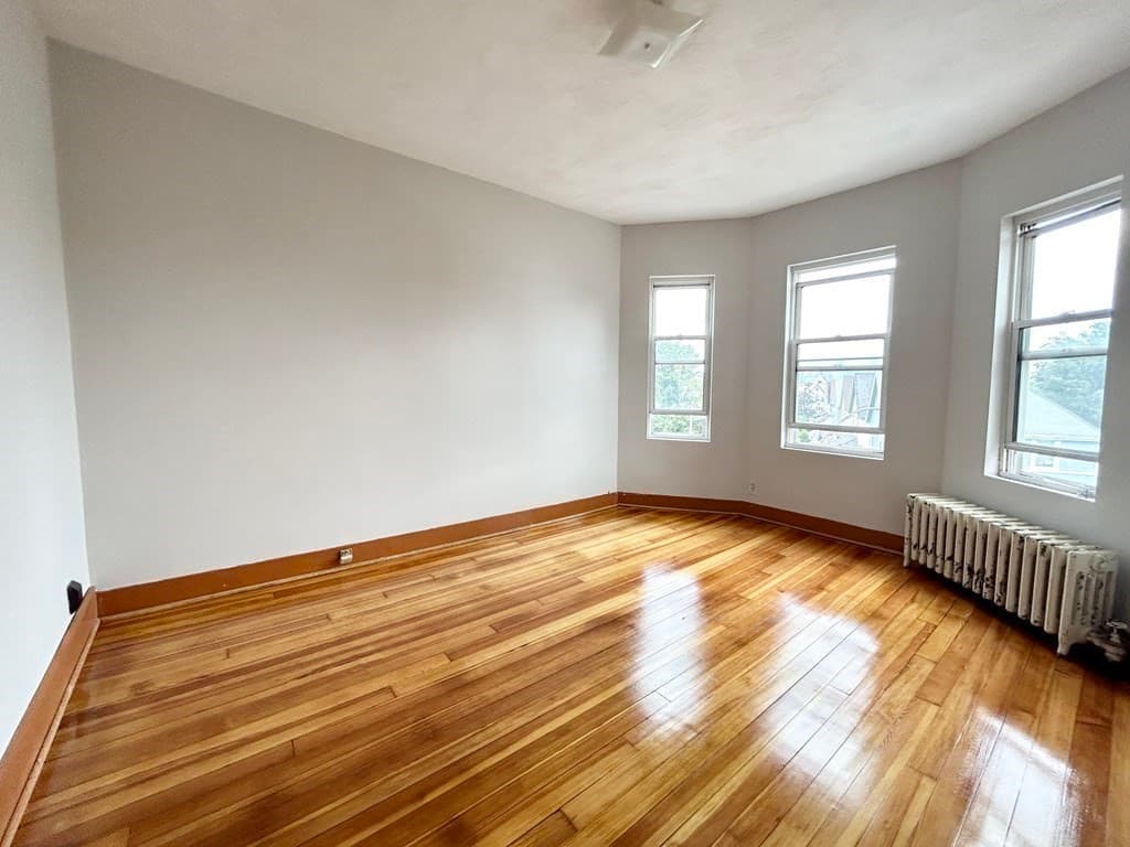 18 Eastman St #3 photo 4
