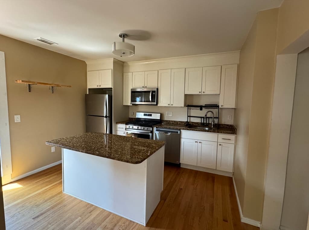 13 Grant Street #2 photo 2