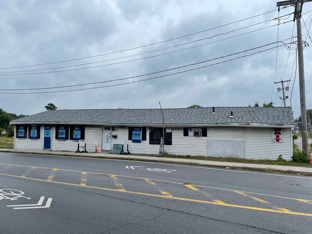 280 Bridge St photo 4