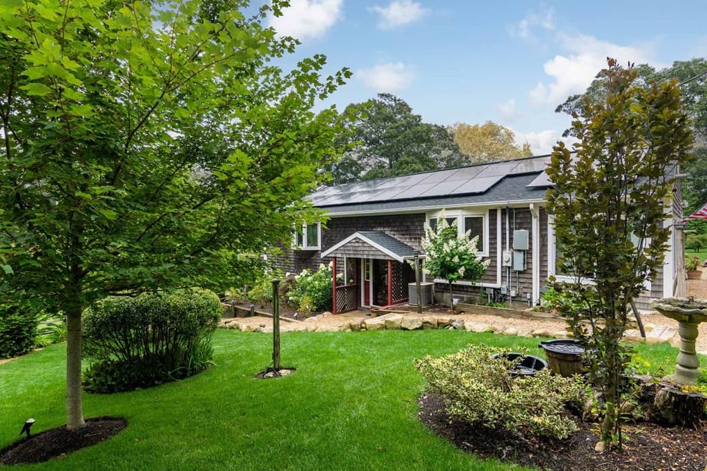 193 Franklin Terrace photo 2