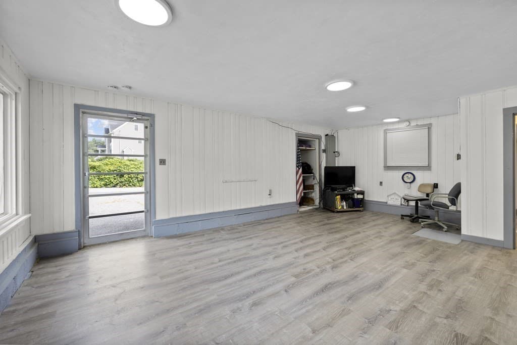 30 Boston Road photo 5
