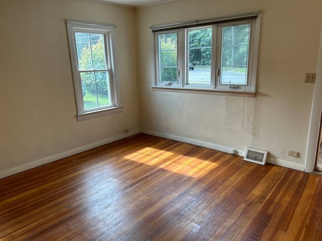 73 Glendale St. photo 5