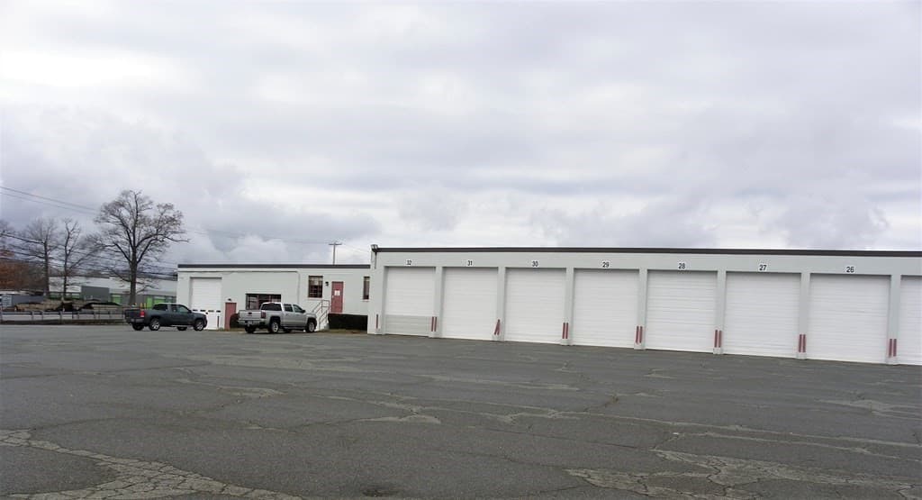1431 Bedford St photo 2