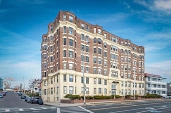 285 Lynn Shore Dr #208 photo 2
