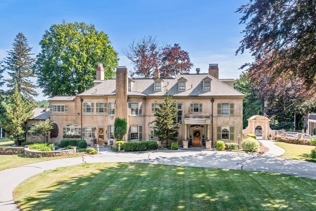 59 Walnut Road photo 2