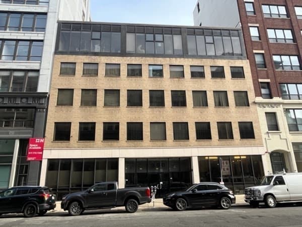 200 Lincoln St #404