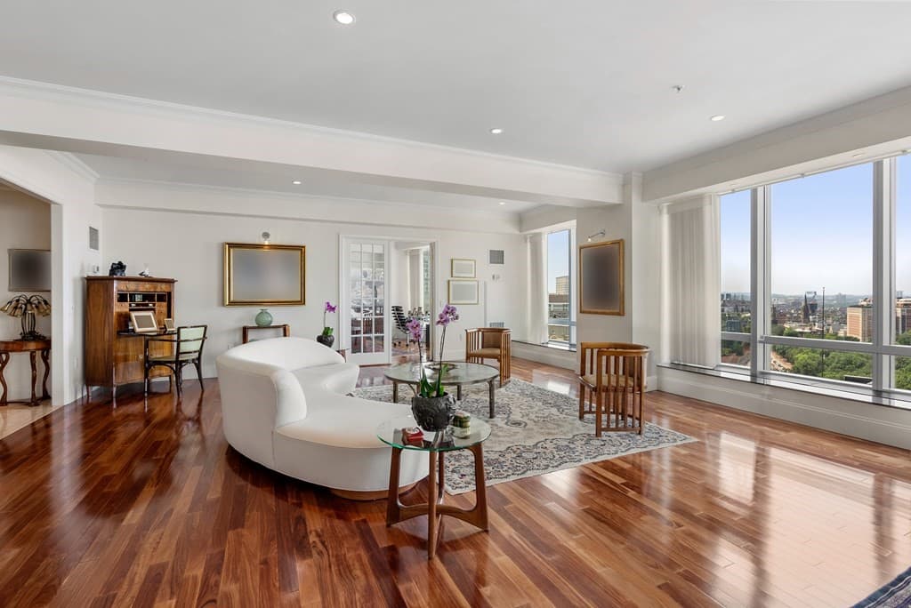 2 Avery Street #21E photo 2