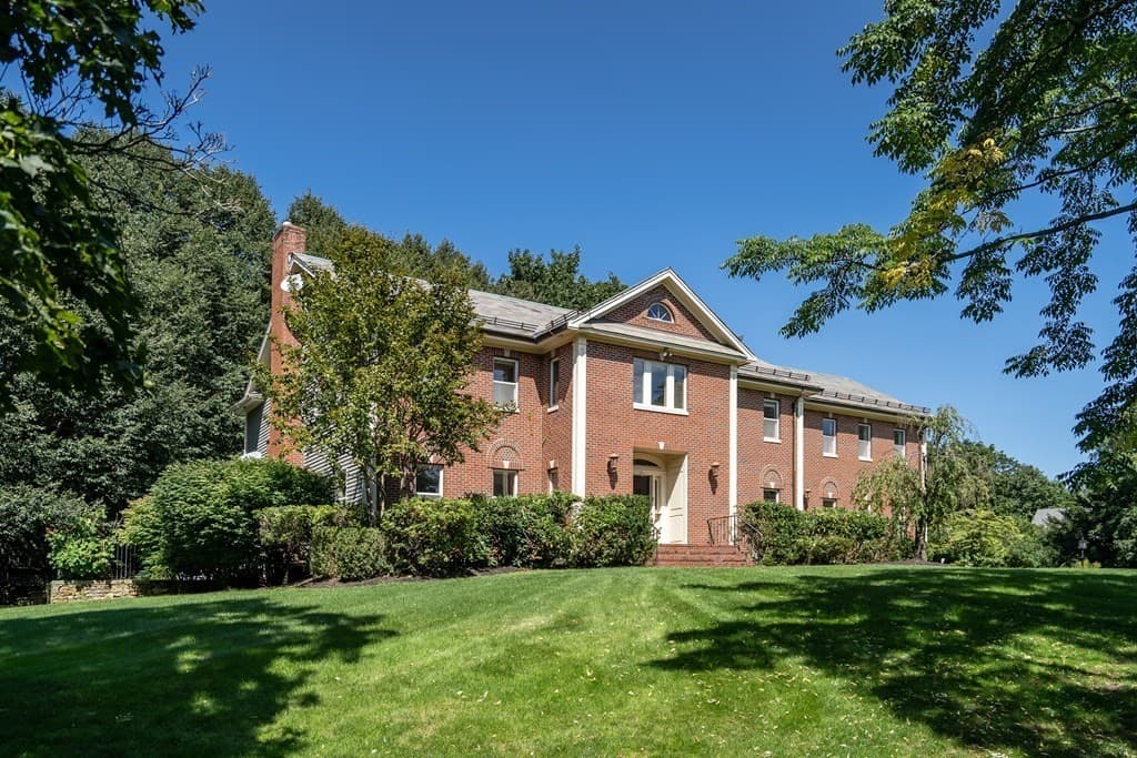 235 Warren photo 3