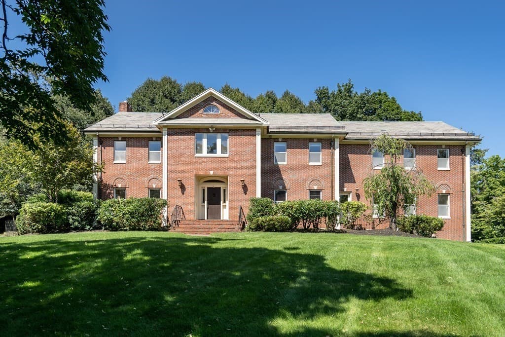 235 Warren