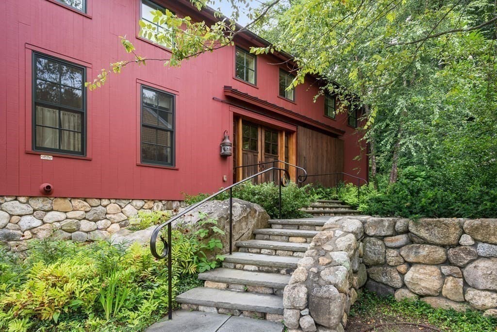 131 Newton Street photo 2