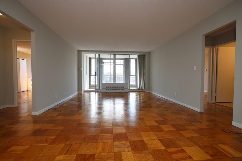 77 Pond Ave #906 photo 3