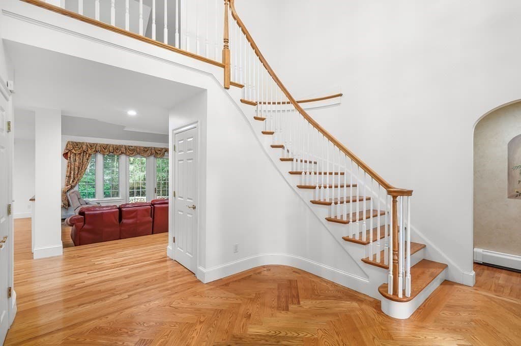 10 Wintergreen Ln photo 2