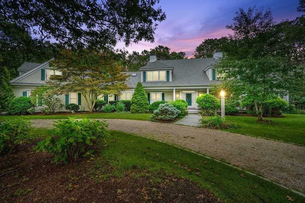 10 Wintergreen Ln