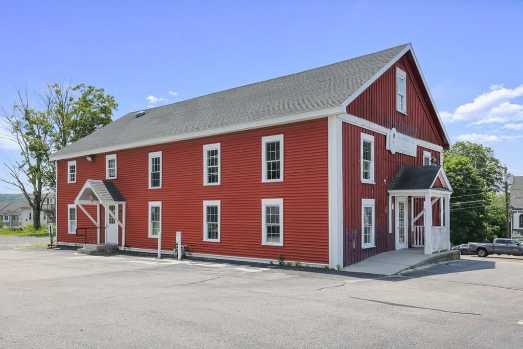 2 Maple Ave photo 3