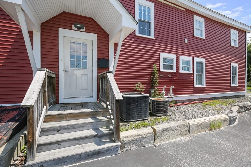 2 Maple Ave photo 4
