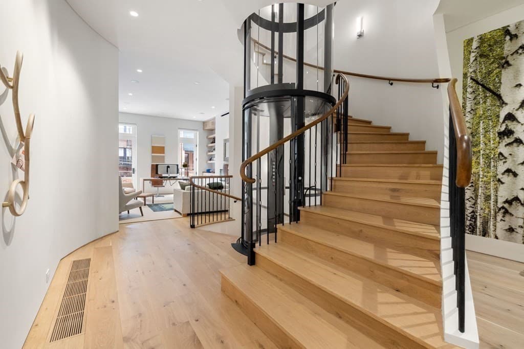 126 Marlborough St photo 5