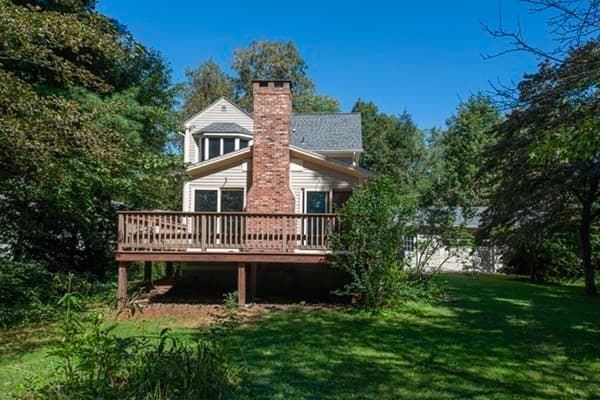 24 Ward Ave photo 3