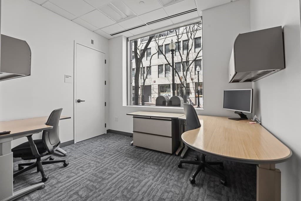 21 Custom House photo 5