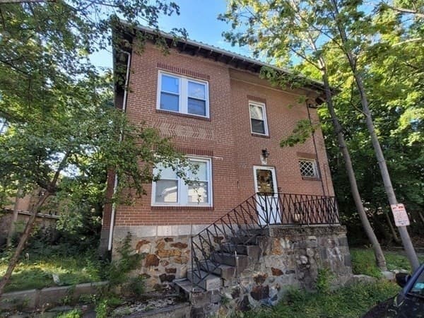 179 Hebron St photo 3