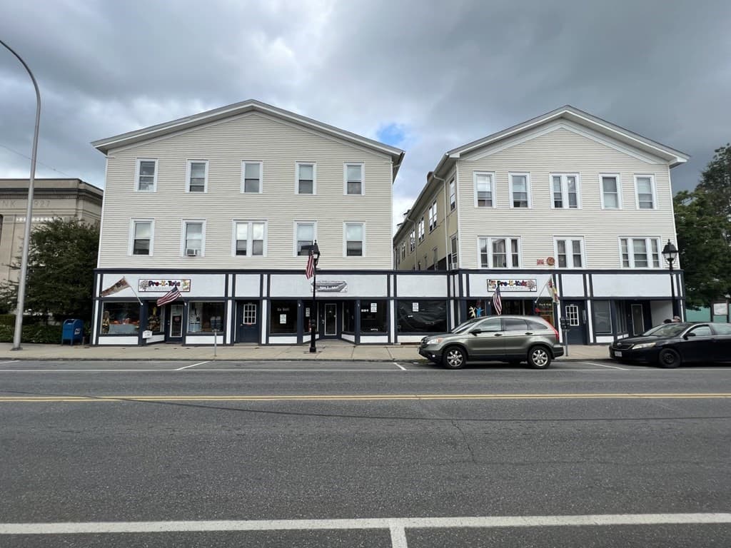 460 Main Street