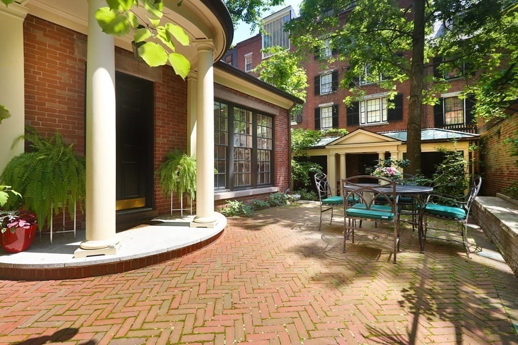 92 Mount Vernon St